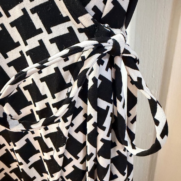 Grayson Houndstooth Wrap Dress Women’s Small Black Ivory Long Sleeve Midi - Picture 5 of 5